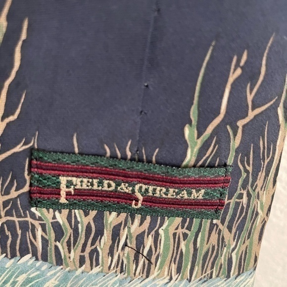Field & Stream Novelty Necktie Duck Hunting‎ Dog Retriever Outdoors - Picture 5 of 6